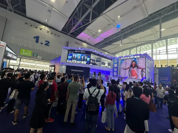 Televisión Inteligente 62 Commercial Smart LED TV Solutions-Exhibition